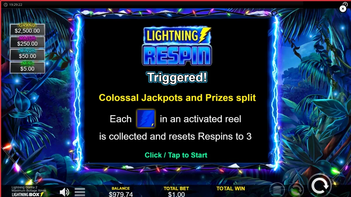 Tampilan visual slot Lightning Gorilla 2 Xmas dengan tema hutan tropis dan dekorasi Natal.